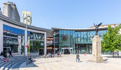 Shopping in Woking - Victoria Place